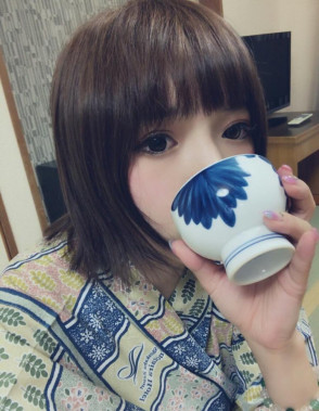 유메카와 에마 (Yumekawa Ema . 夢川エマ) 2